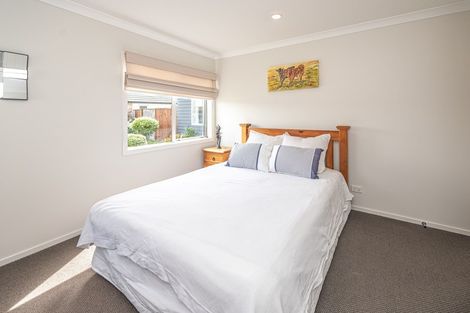 Photo of property in 2 Gilligan Close, College Estate, Whanganui, 4500