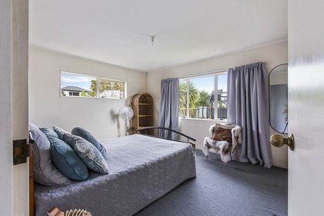 Photo of property in 2/14 Graham Road, Conifer Grove, Takanini, 2112