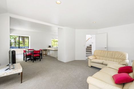 Photo of property in 3/27 Sunnynook Road, Forrest Hill, Auckland, 0620