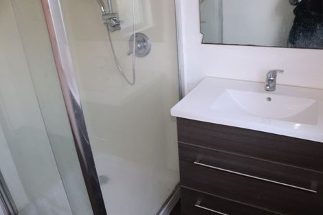 Photo of property in 27 Glenfern Road, Mellons Bay, Auckland, 2014