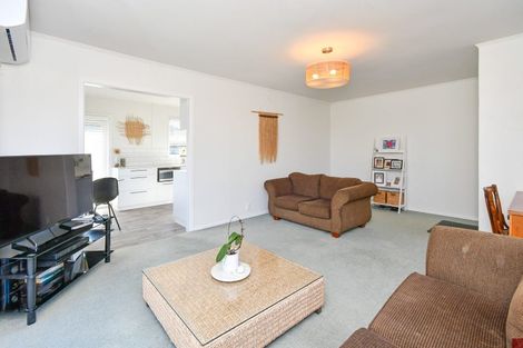 Photo of property in 5 Grimshaw Place, Henderson, Auckland, 0612