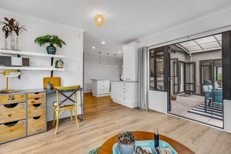 Photo of property in 11 Huntaway Lane, Te Atatu Peninsula, Auckland, 0610