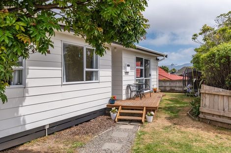Photo of property in 73 Langdale Avenue, Paraparaumu, 5032