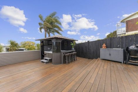 Photo of property in 64 O'halloran Road, Howick, Auckland, 2014