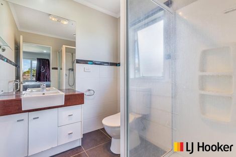 Photo of property in 52 Belfry Place, Wattle Downs, Auckland, 2103