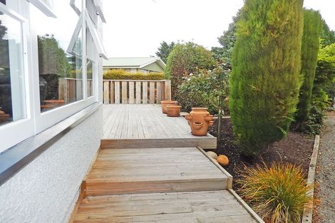 Photo of property in 16 Burn Street, Holmes Hill, Oamaru, 9401