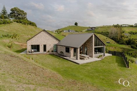 Photo of property in 42 Te Auhi Way, Welcome Bay, Tauranga, 3112