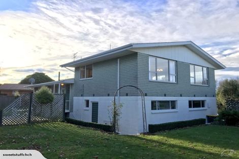 Photo of property in 14 Parkview Place, Avonhead, Christchurch, 8042