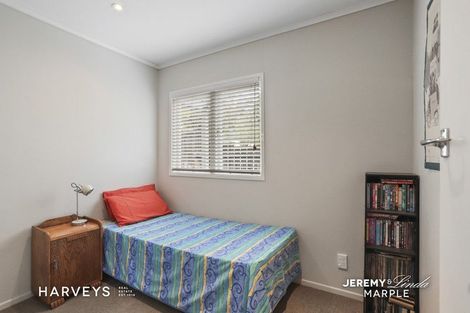 Photo of property in 12 Highland Avenue, Titirangi, Auckland, 0604