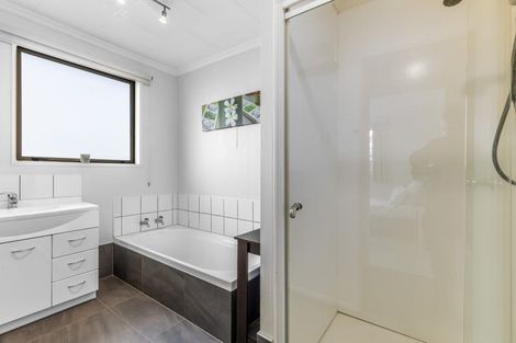 Photo of property in 16 Kildare Place, Waikiwi, Invercargill, 9810