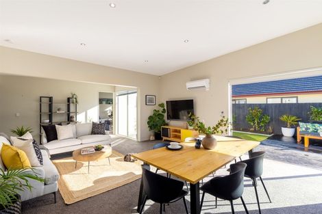 Photo of property in 11 Linkwater Way, Parklands, Christchurch, 8083
