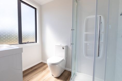 Photo of property in 3 Hillview Crescent, Paparangi, Wellington, 6037