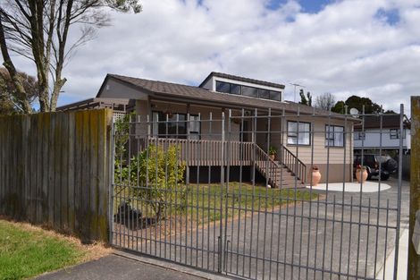 Photo of property in 52 Meadowood Drive, Unsworth Heights, Auckland, 0632