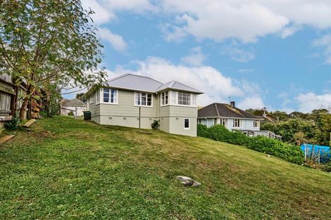 Photo of property in 14 Cumberland Grove, Cannons Creek, Porirua, 5024