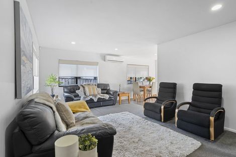 Photo of property in 1/42 Headcorn Place, Botany Downs, Auckland, 2010