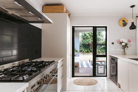 Photo of property in 35 Rota Close, Papamoa Beach, Papamoa, 3118