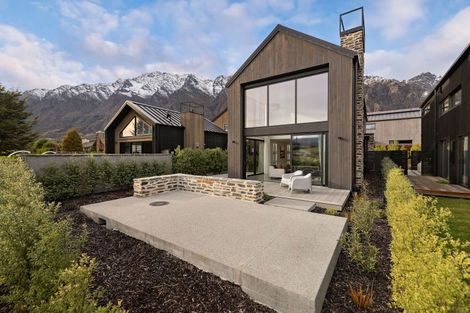 Photo of property in 10 Soudley Court, Jacks Point, Queenstown, 9371