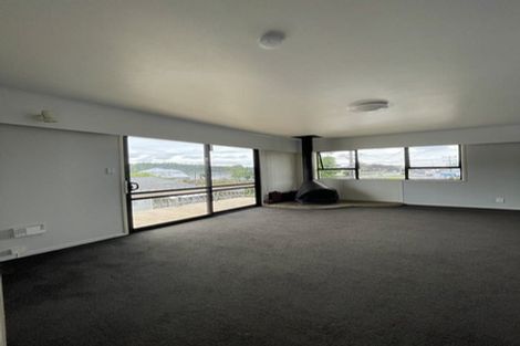Photo of property in 226 Henderson Valley Road, Henderson, Auckland, 0612