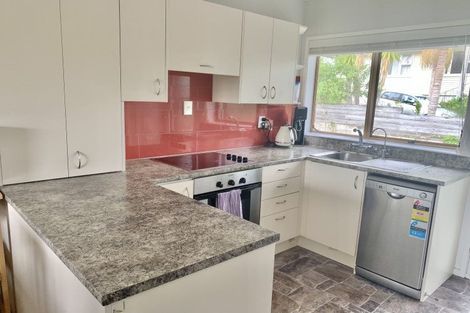 Photo of property in 3/19 Chequers Avenue, Glenfield, Auckland, 0629