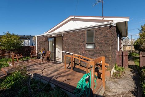 Photo of property in 40 Kawaha Point Road, Fairy Springs, Rotorua, 3015