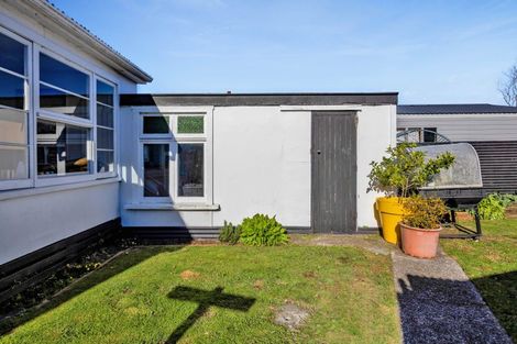 Photo of property in 45 Vogel Street, Hawera, 4610