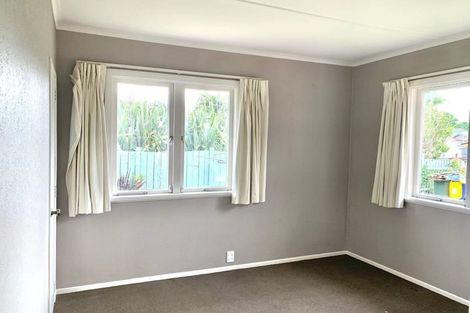 Photo of property in 80 Lynwood Road, New Lynn, Auckland, 0600