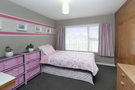 Photo of property in 8 Wildwood Avenue, Wainoni, Christchurch, 8061