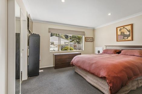 Photo of property in 10 Poppy Watts Grove, Stokes Valley, Lower Hutt, 5019