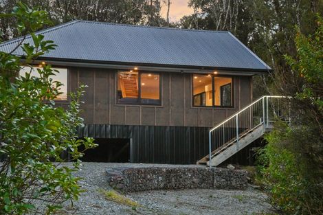 Photo of property in 11 Brownlee Drive, Moana, 7872