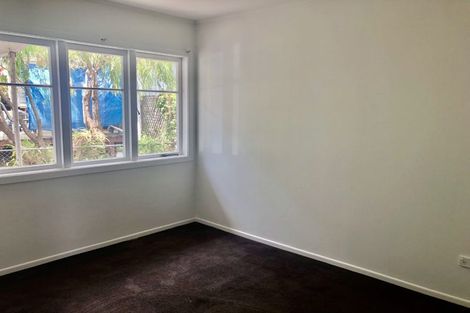 Photo of property in 40 Flanshaw Road, Te Atatu South, Auckland, 0610