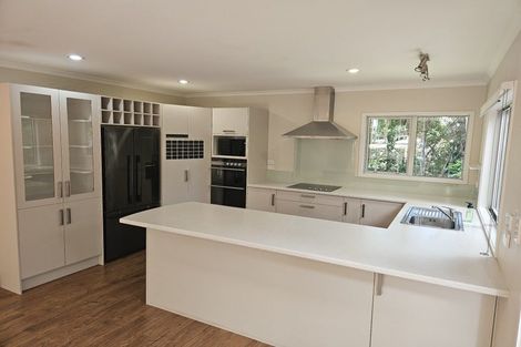 Photo of property in 15 Cantua Close, Totara Heights, Auckland, 2105