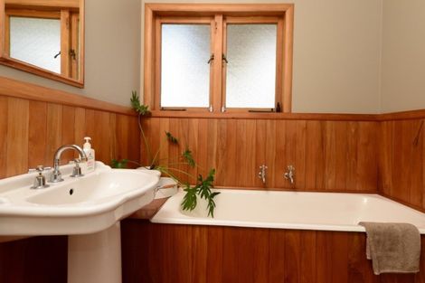 Photo of property in 104 Tuhikaramea Road, Dinsdale, Hamilton, 3204