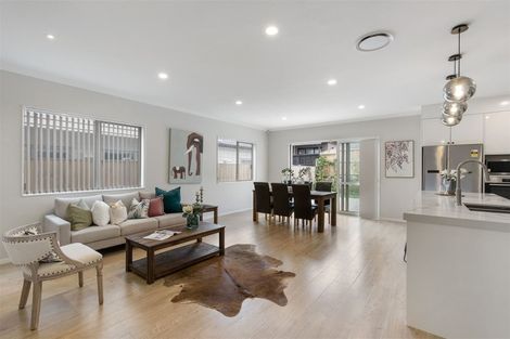 Photo of property in 39 Cloonlyon Drive, Flat Bush, Auckland, 2019