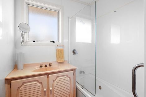 Photo of property in 5 Smith Road, Merrilands, New Plymouth, 4312