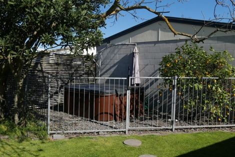 Photo of property in 8 Dellow Place, Spreydon, Christchurch, 8024