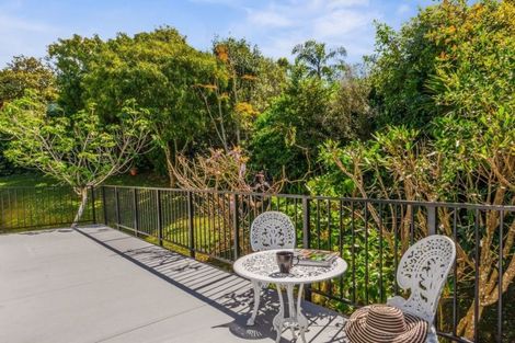 Photo of property in 11 Elmira Place, Browns Bay, Auckland, 0630