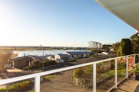 Photo of property in 34 Cannon Hill Crescent, Mount Pleasant, Christchurch, 8081