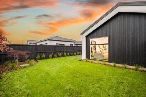 Photo of property in 7 Steve Askin Drive, Cracroft, Christchurch, 8022