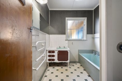 Photo of property in 7 Cremorne Avenue, Hokowhitu, Palmerston North, 4410