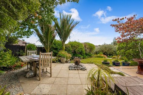 Photo of property in 10 Anchorite Way, Red Beach, 0932