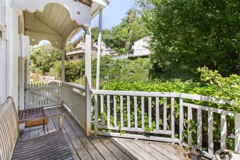 Photo of property in 48 Faraday Street, Hospital Hill, Napier, 4110