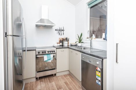 Photo of property in The Triangle, 10/33 Halswater Drive, Churton Park, Wellington, 6037