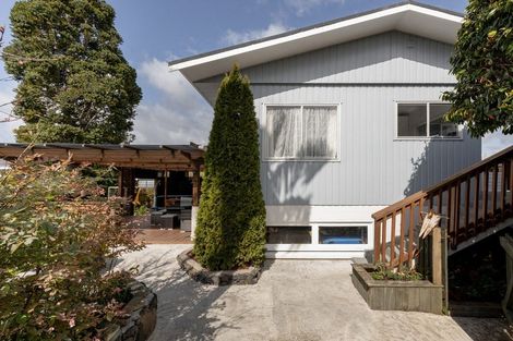 Photo of property in 1 Kowai Grove, Omokoroa, 3114