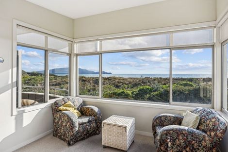 Photo of property in 33 Marram Way, Peka Peka, Waikanae, 5391