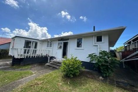 Photo of property in 11 Barrys Road, Glendene, Auckland, 0602