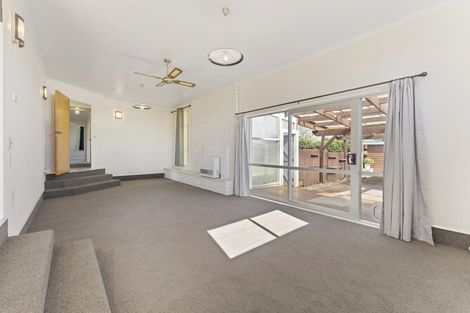 Photo of property in 20 Nikau Street, Inglewood, 4330