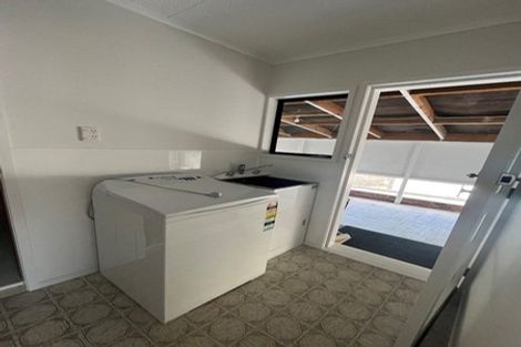 Photo of property in 1/43 Eastglen Road, Glen Eden, Auckland, 0602