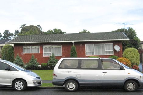 Photo of property in 1/7 Ballater Place, Highland Park, Auckland, 2010