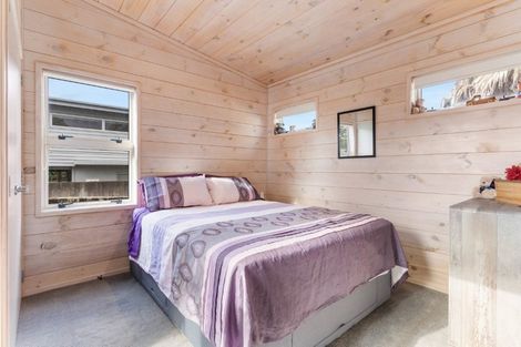 Photo of property in 5a Tuna Place, Whiritoa, Whangamata, 3691