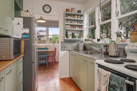 Photo of property in 28 Chums Road, Paraparaumu Beach, Paraparaumu, 5032